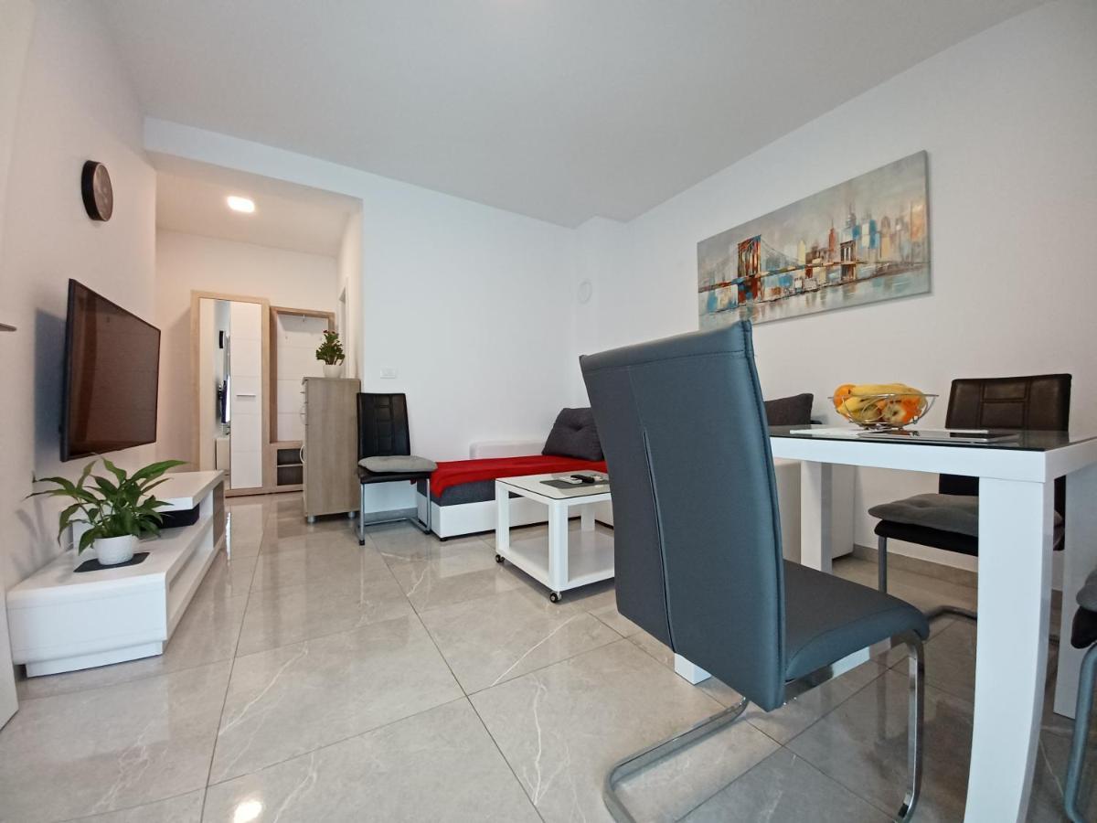 Apartments Leon 2 Novigrad  Exterior photo