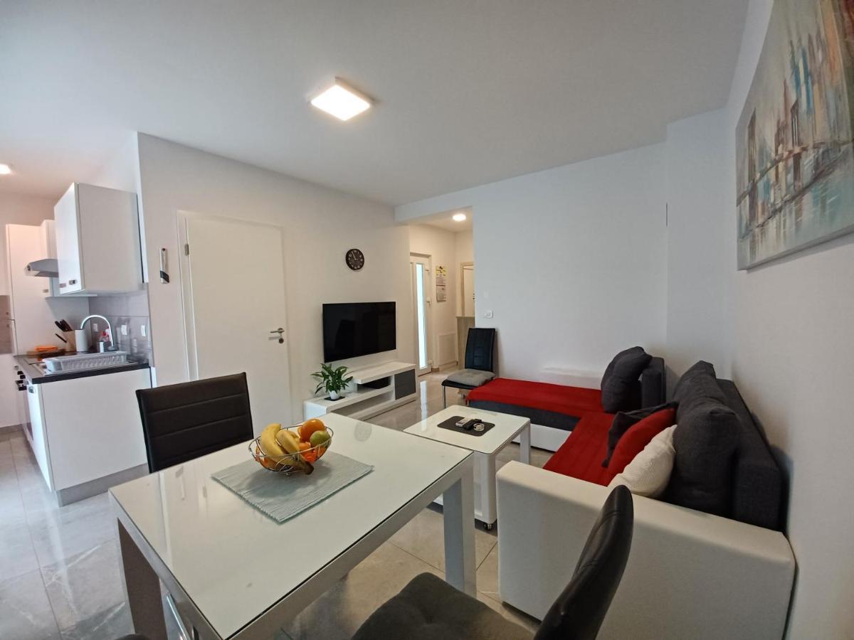 Apartments Leon 2 Novigrad  Exterior photo