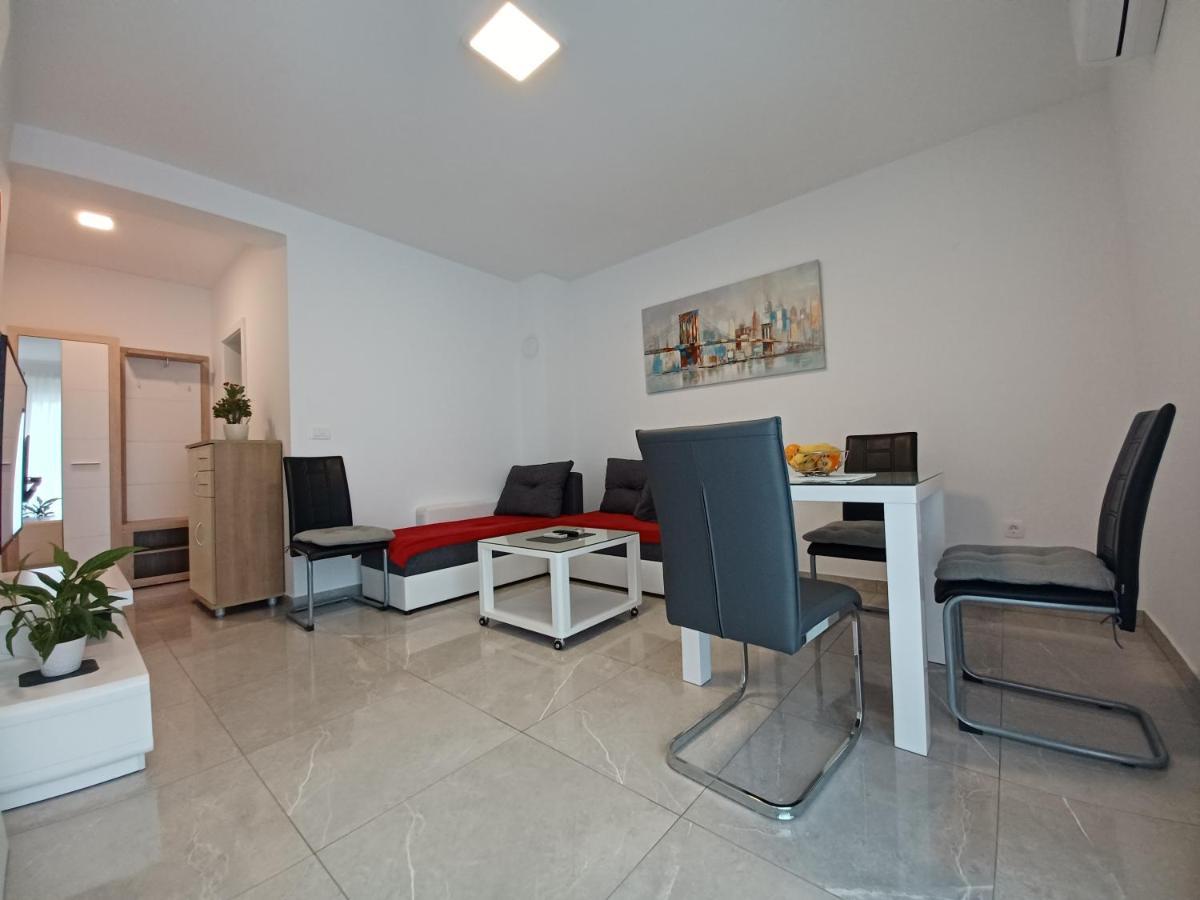 Apartments Leon 2 Novigrad  Exterior photo